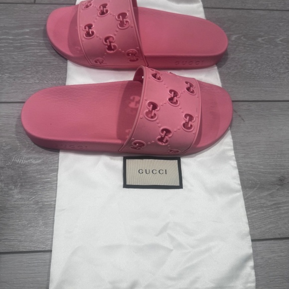 GUCCI PINK SLIDES!!! LIKE NEW!!! WORN ONCE!!!! STUNNING! - Picture 3 of 7